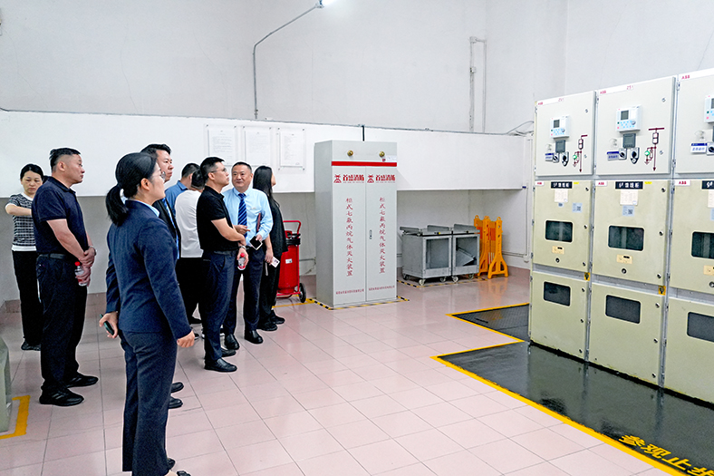 設(shè)備房 (2).jpg