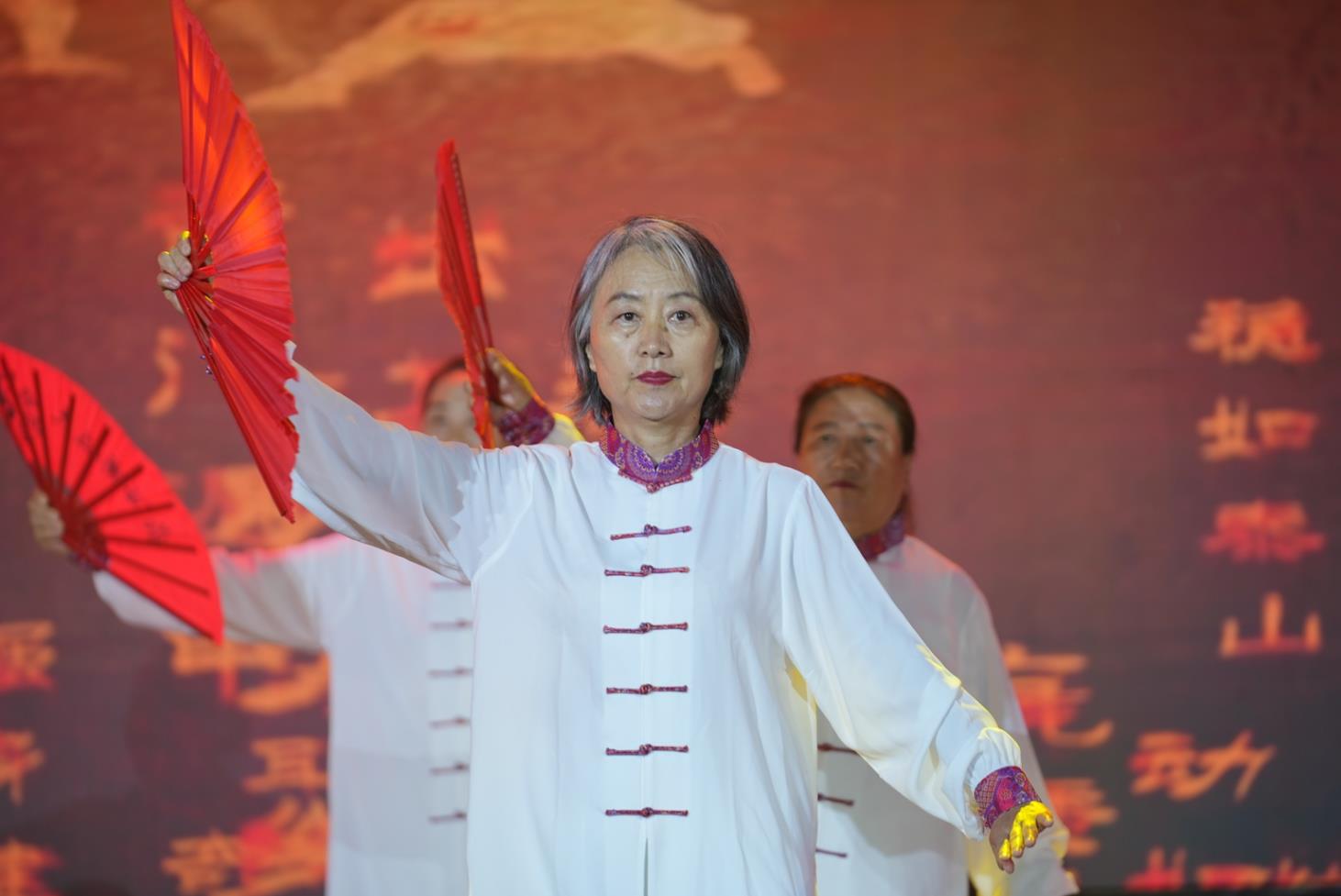 功夫扇.jpg 功夫扇.jpg